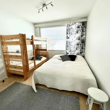 Enjoy Centre In Spacious Apt Next To Arena